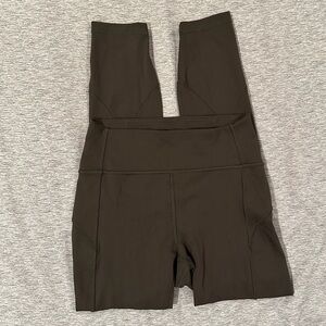Lululemon in movement tight 25"